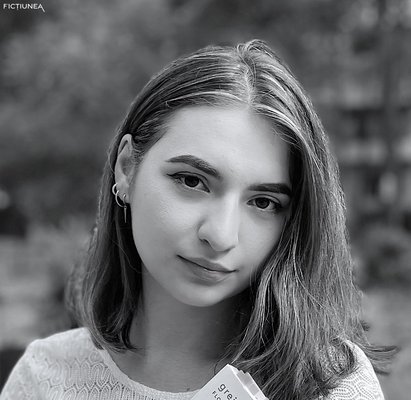 Alexandra RUSCANU - Ficțiunea în vara lui 2022