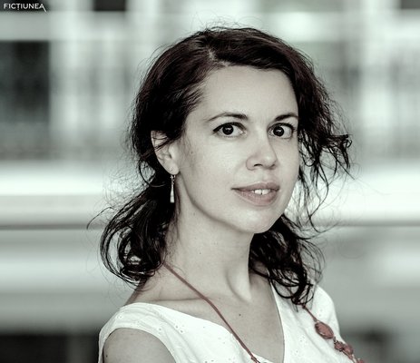 Alexandra NICULESCU - Plaja din șifonier