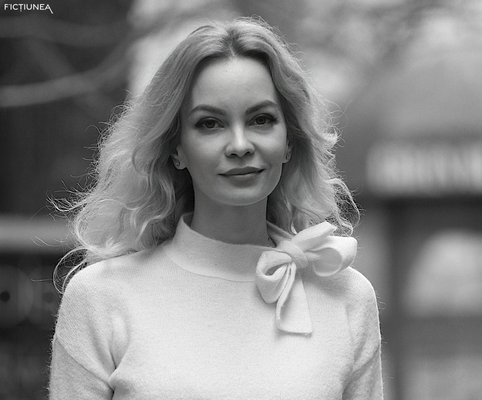 Roxana DUMITRACHE - Pe aici nu se plânge!