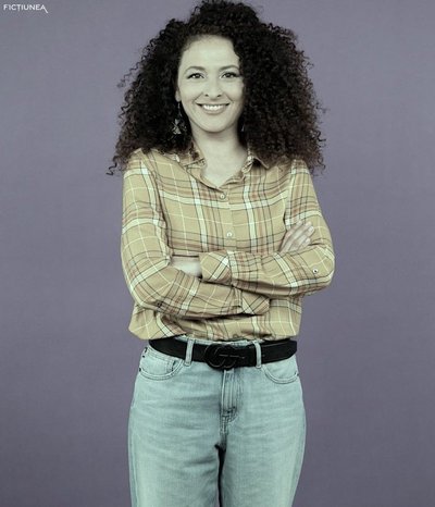 Ciprian HANDRU - Adriana Irimescu: Mă documentez și scriu la scenarii