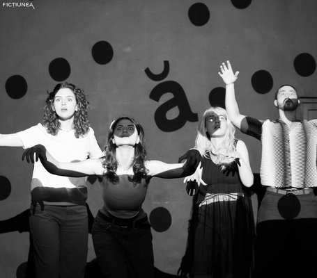 Ana IONESEI - Abuzarea scenei sau demistificarea teatrului și a publicului