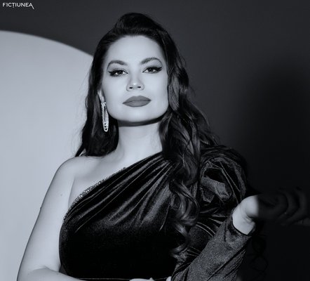 Carmen TÂRNOVEANU - Elina Velica, arta de a respira pe note