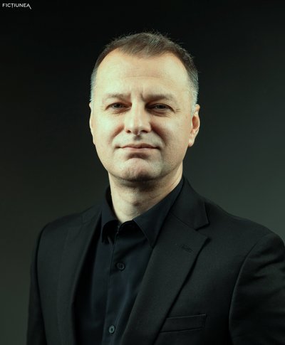 Constantin ȘOLGA - În Schela Cladovei lumina se aprinde doar de sărbători