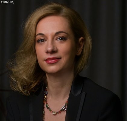 Oana PALER - Elevii și scriitorii români de azi