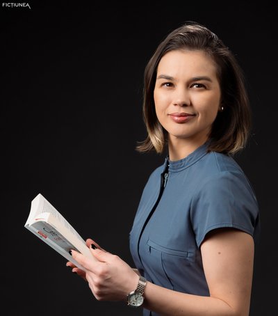 Roxana BRĂNIȘTEANU - Un caiet de dictando la Viena